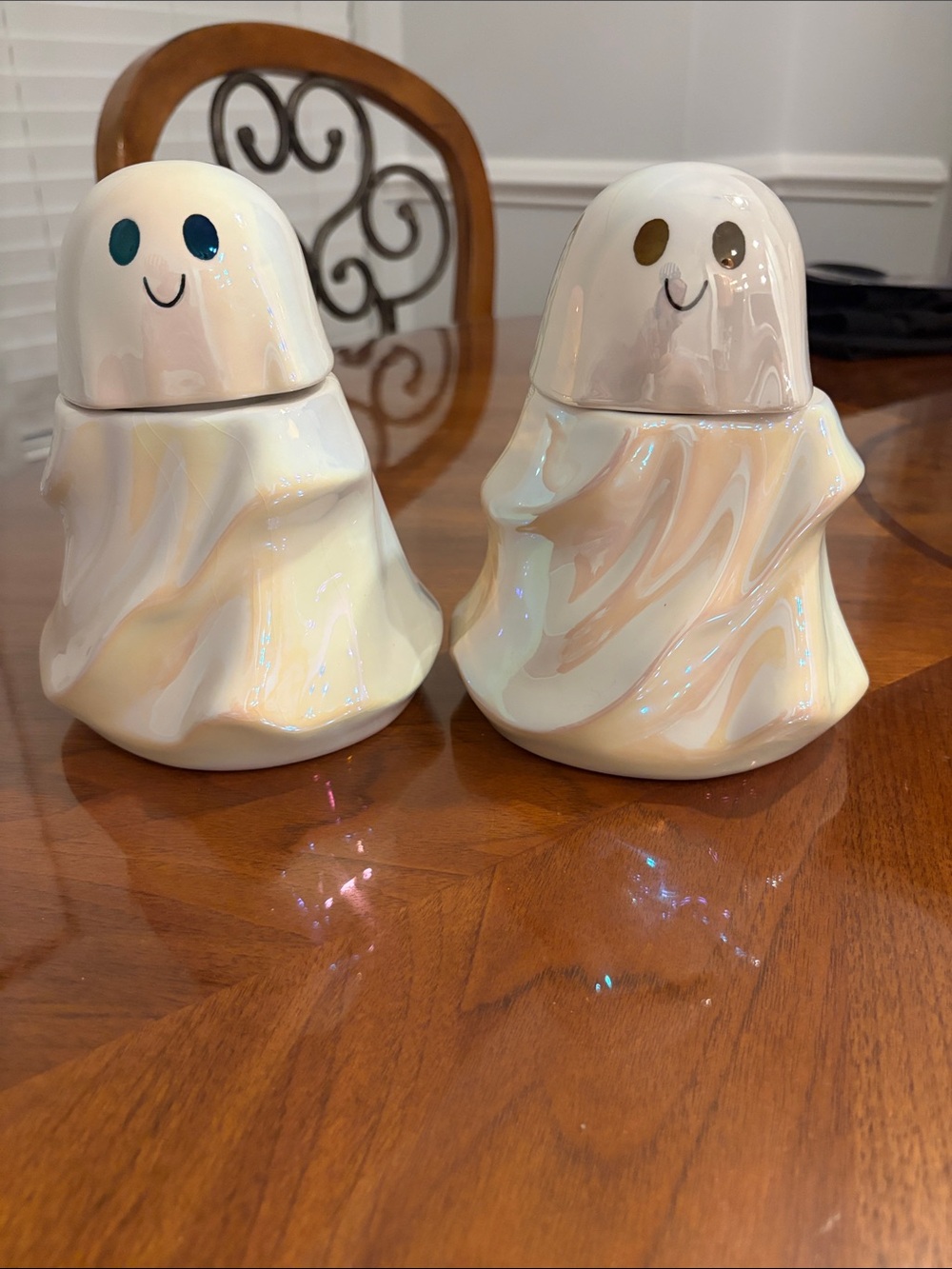 Ceramic Decorative ghost  Figurine Set in Cream - Brand new